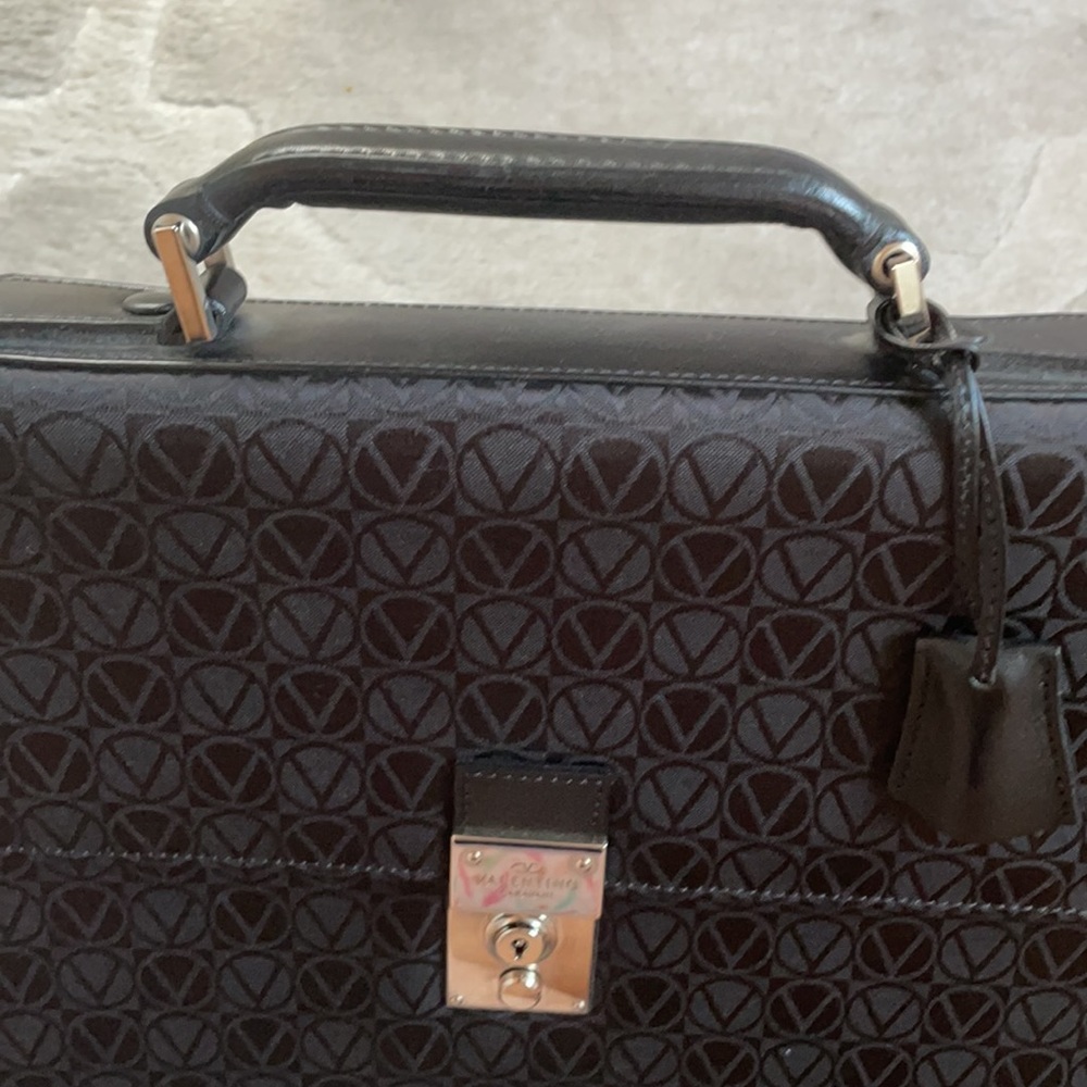 Valentino Garavani briefcase in black leather - Picture 4 of 10